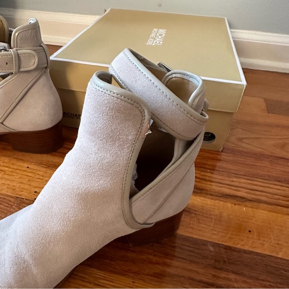 Michael Kors Boots - Picture 5 of 11